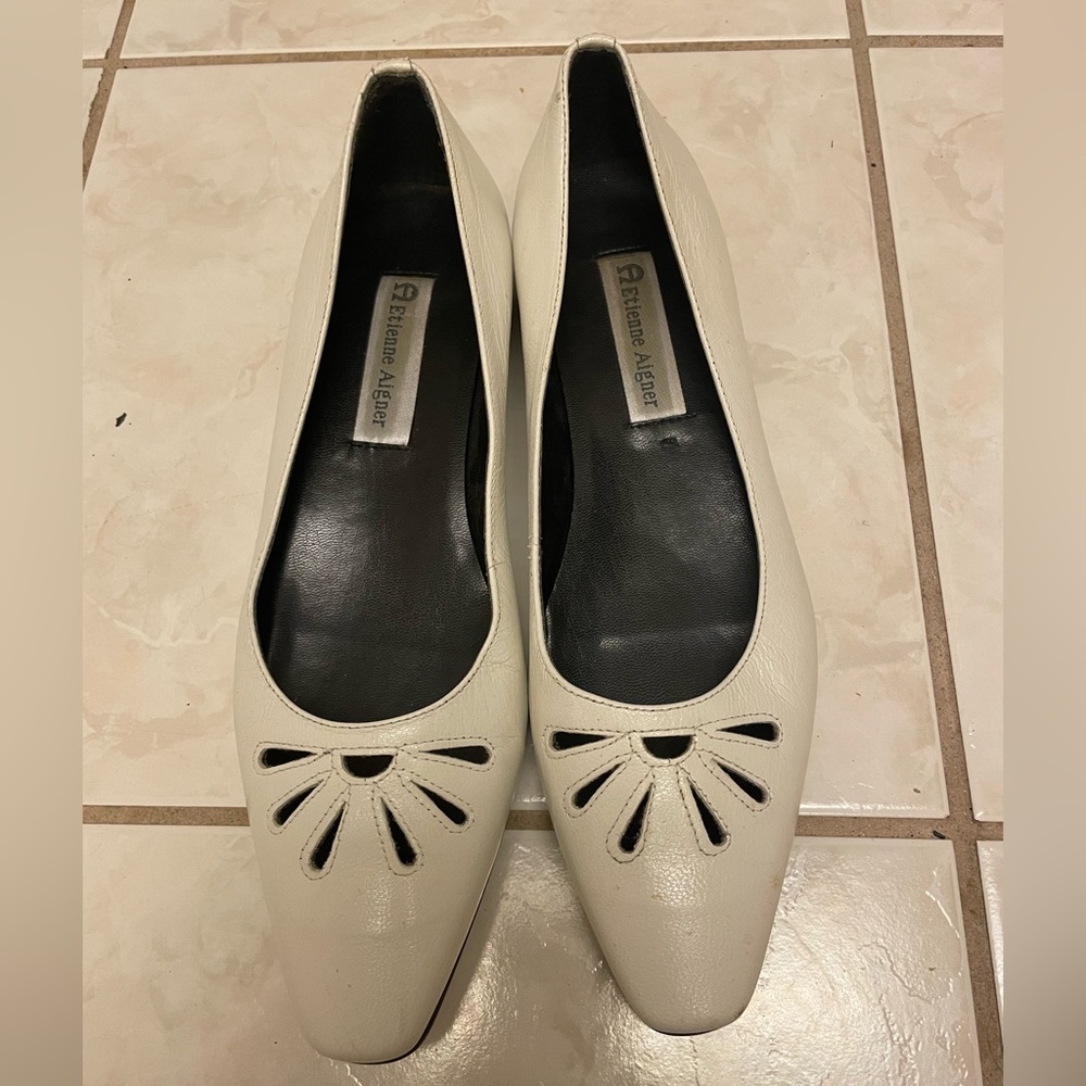 Etienne Aigner White Leather Flats size 8